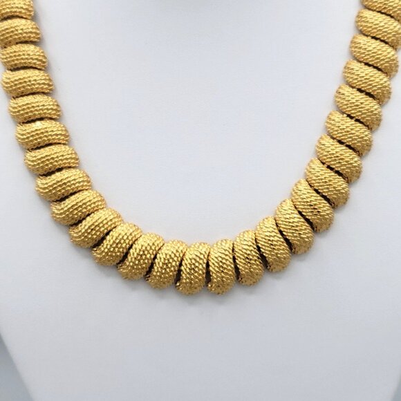 Napier Gold Tone Chunky Twist Chain Necklace Textured Links Box Clasp Vtg 17 in - Picture 2 of 8